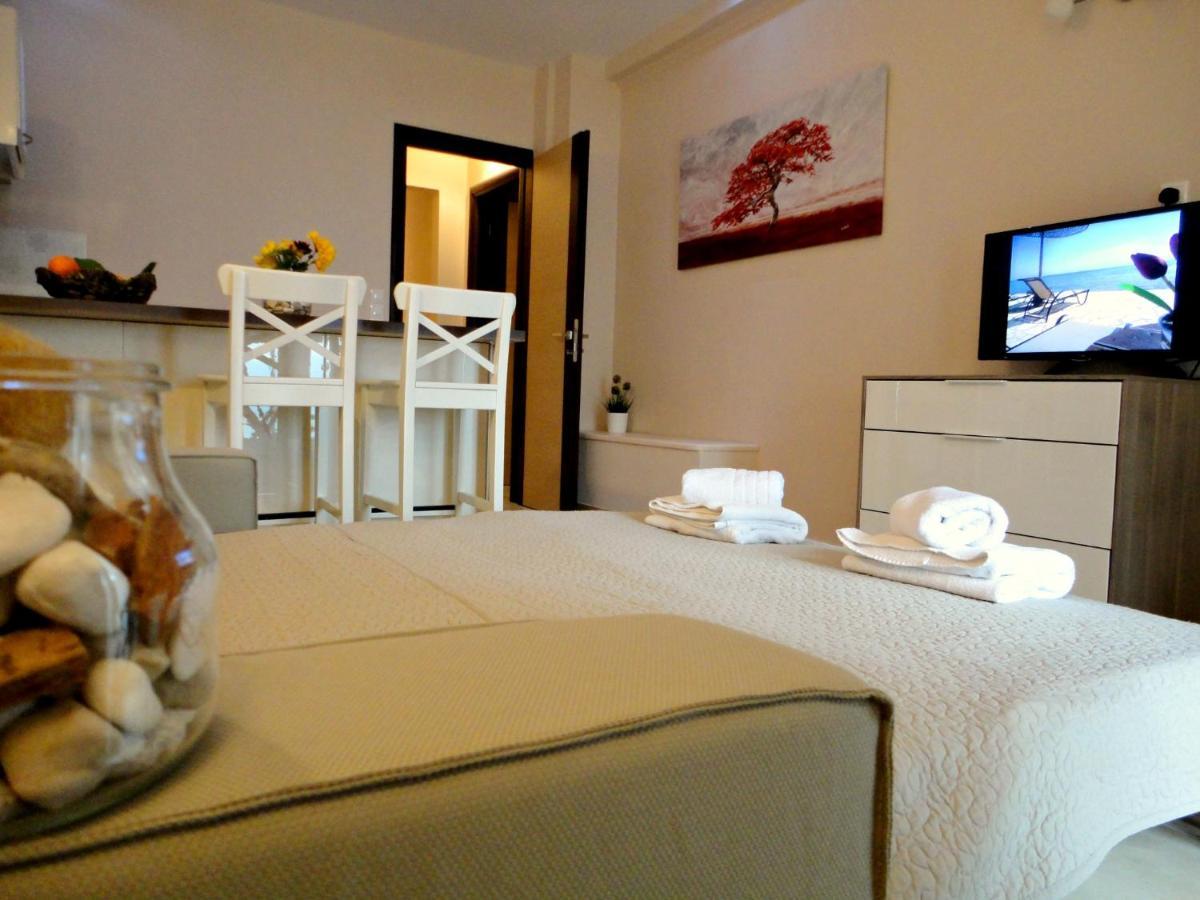 Galini Beach Studios And Penthouse 메손기 외부 사진