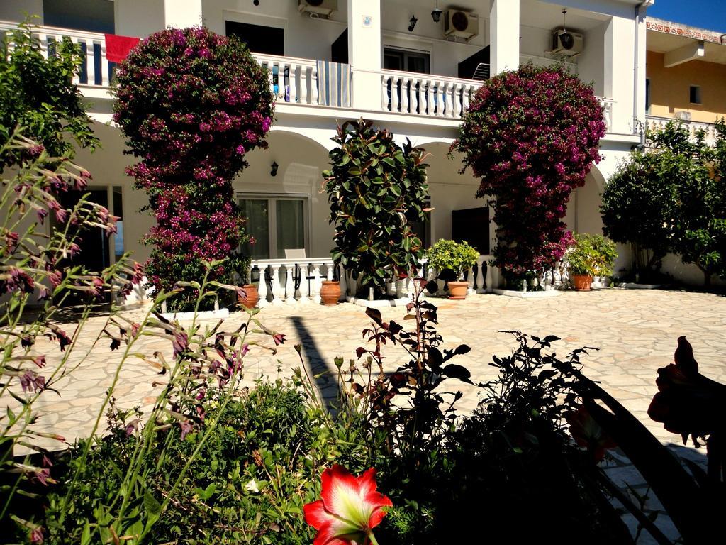 Galini Beach Studios And Penthouse 메손기 객실 사진